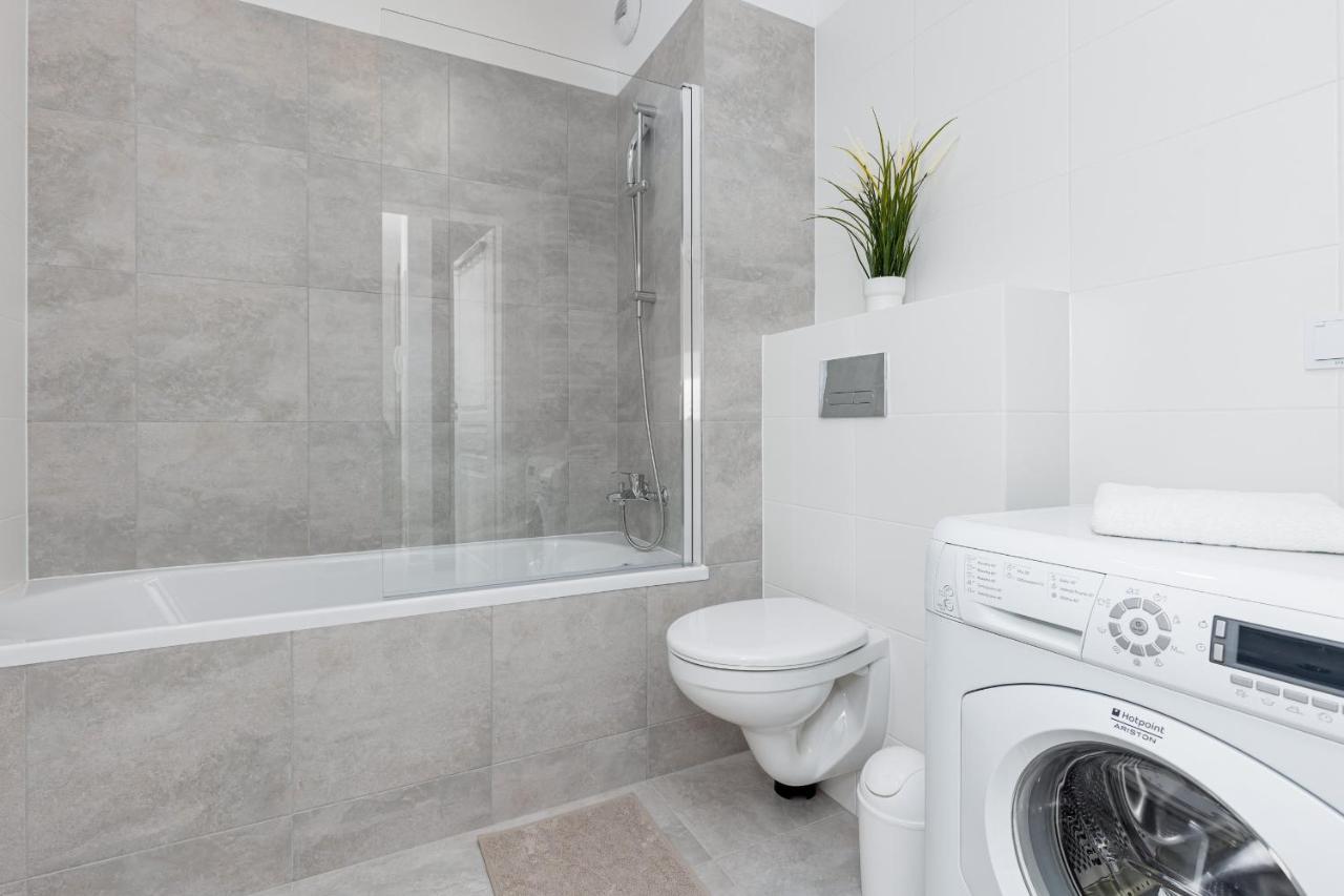 Stacja Wola Apartments With Parking By Noclegi Renters Warsaw Luaran gambar